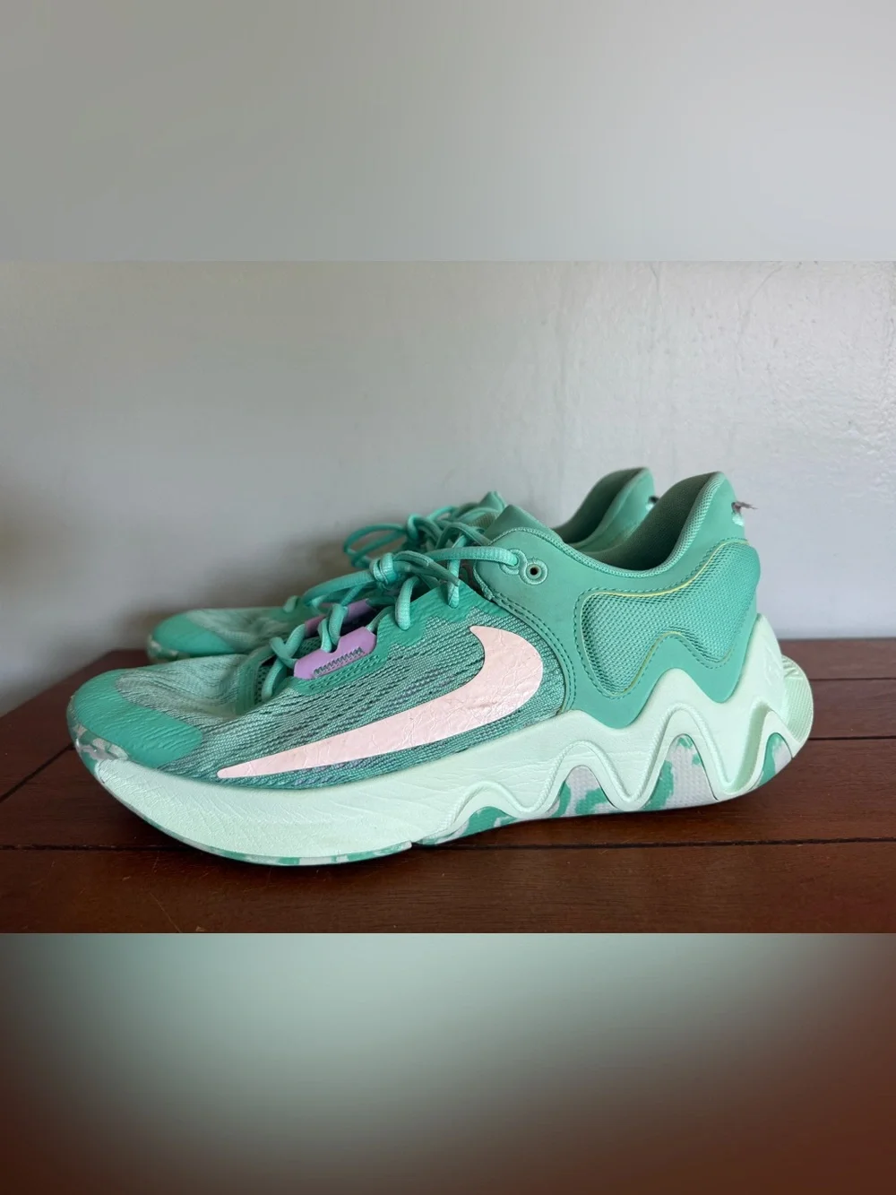 Nike Giannis Immortality 2 Light Menta Green Mens Basketball Sneakers Size 11
